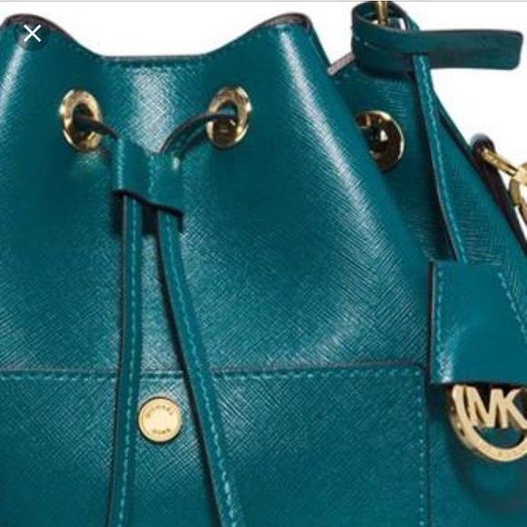 Michael Kors M SAFFIANO LEATHER BUCKET BAG - Picture 2 of 8